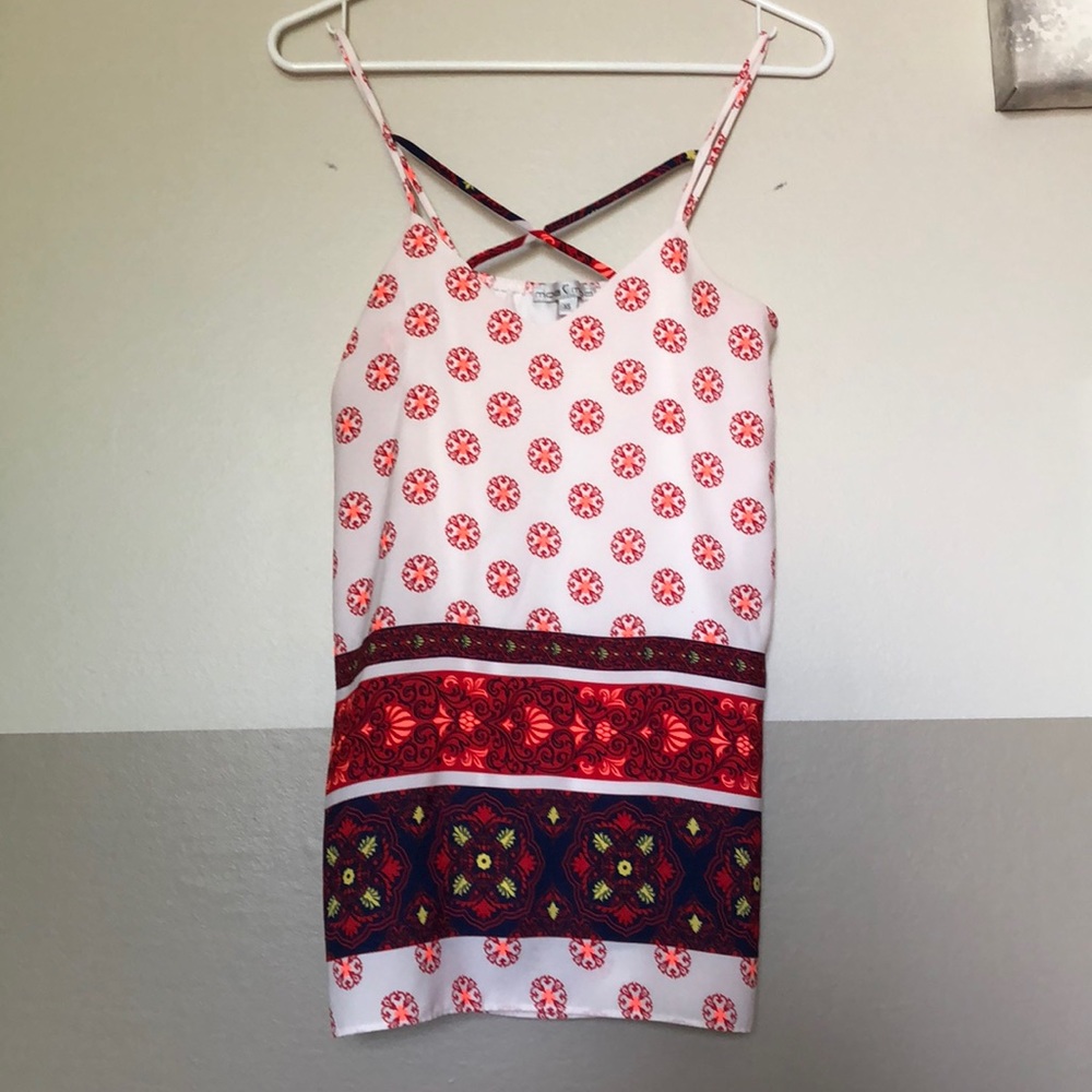 Floral tank top w/ cross cross pattern
